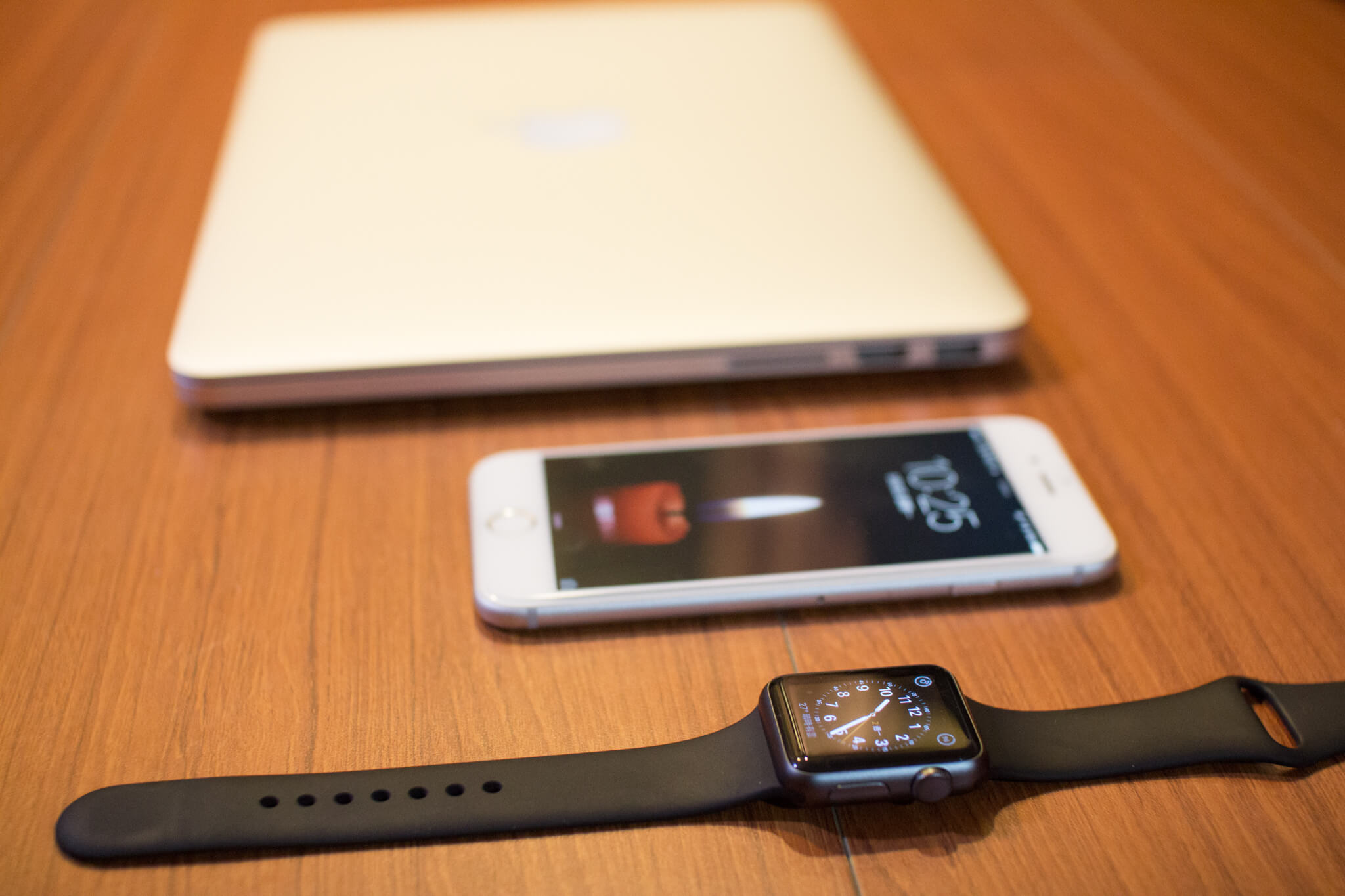 MacBook Pro、iPhone 6s、Apple Watch Sport